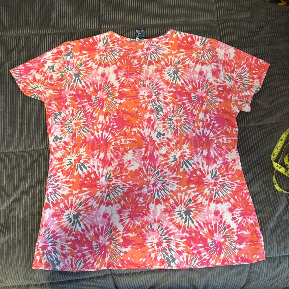 Zoe and Chloe scrub top - Picture 2 of 4